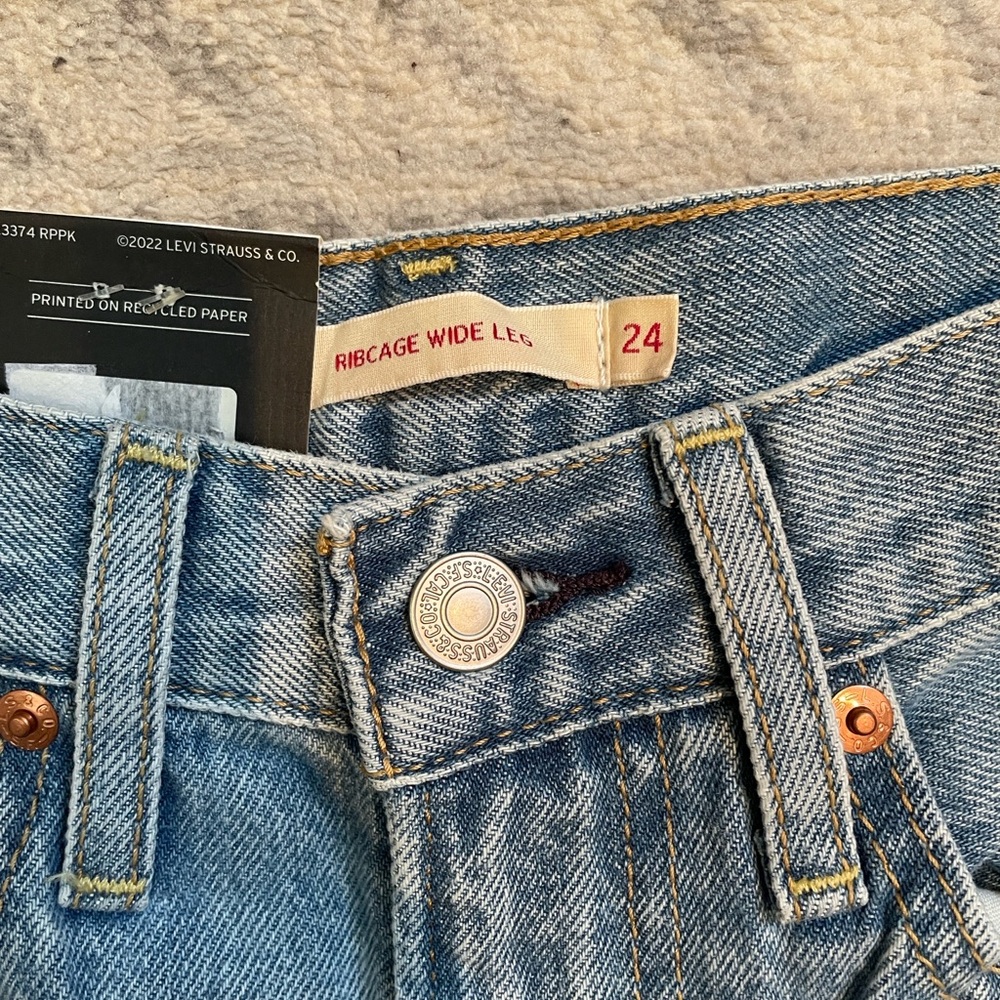 Levi’s ribcage wide leg jeans size 24 - Picture 4 of 17